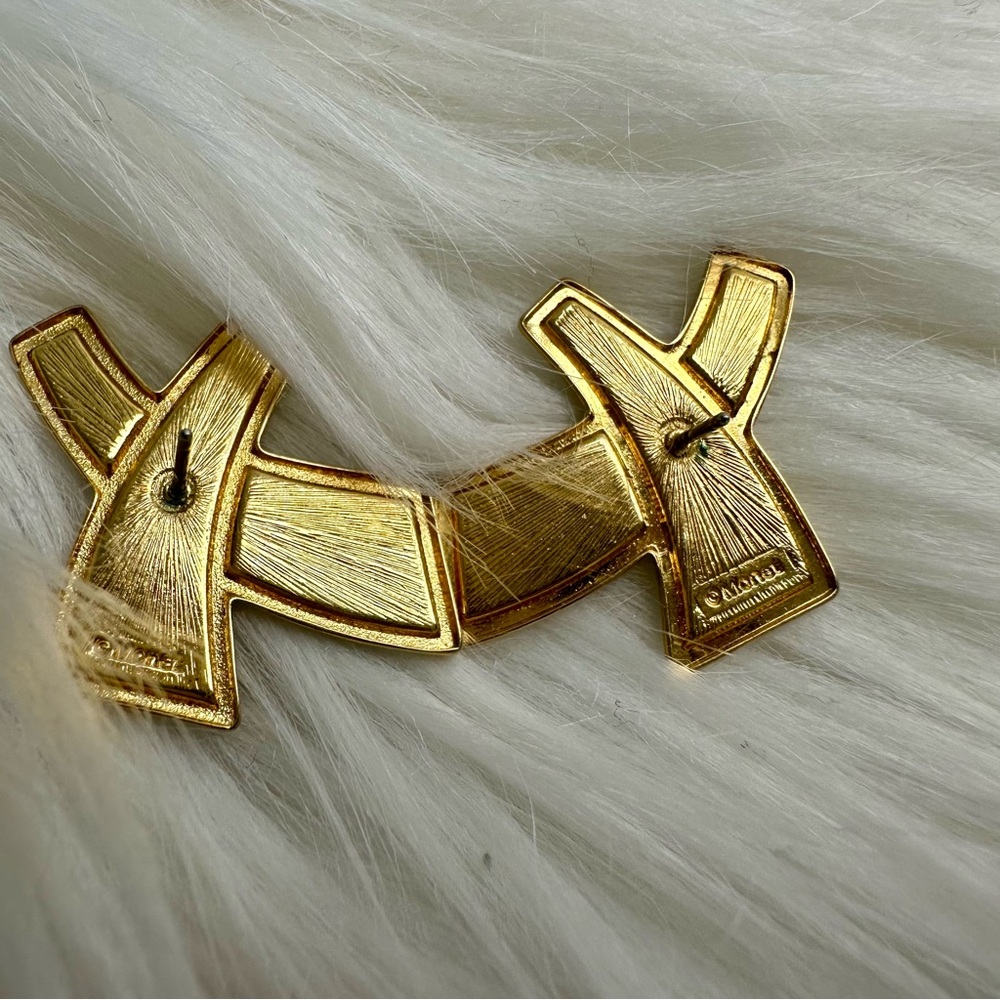 1.25” Vintage Monet X Black & Gold Pierced Bold Earrings - Picture 2 of 8
